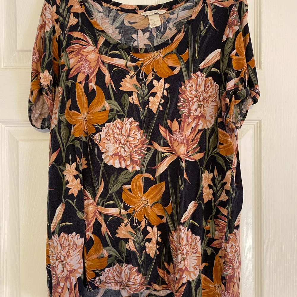 H&M mama maternity and nursing shirt